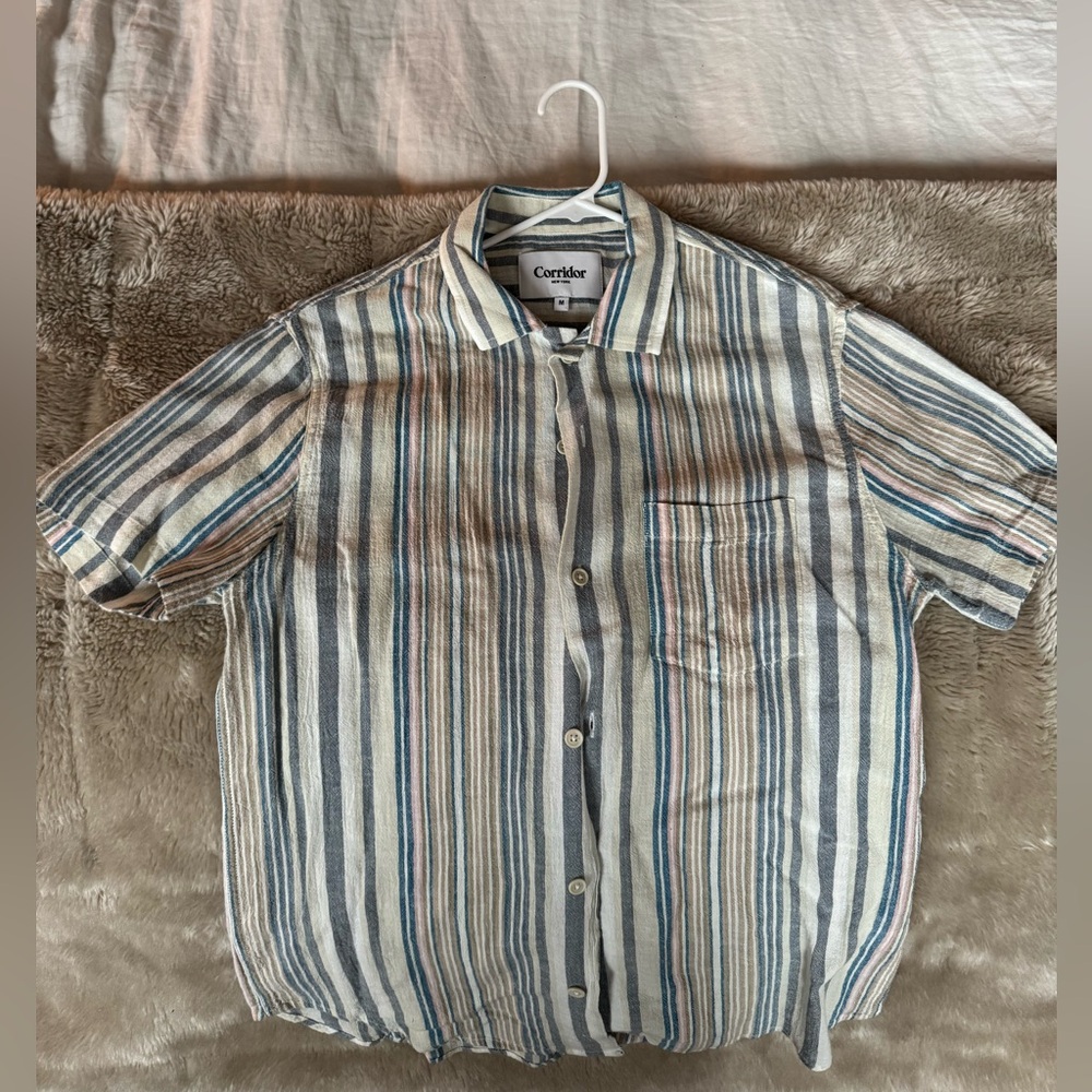 Corridor Short Sleeve Buttondown - Men’s Medium